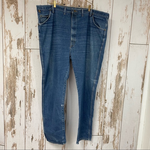 Wrangler Rugged Wear Jeans, Size 48x32. In excellent used condition! - Picture 1 of 7